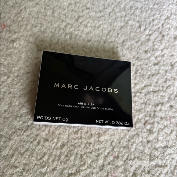Marc Jacobs Pink Blush Compact Vibrant Buildable Finish - Picture 6 of 6